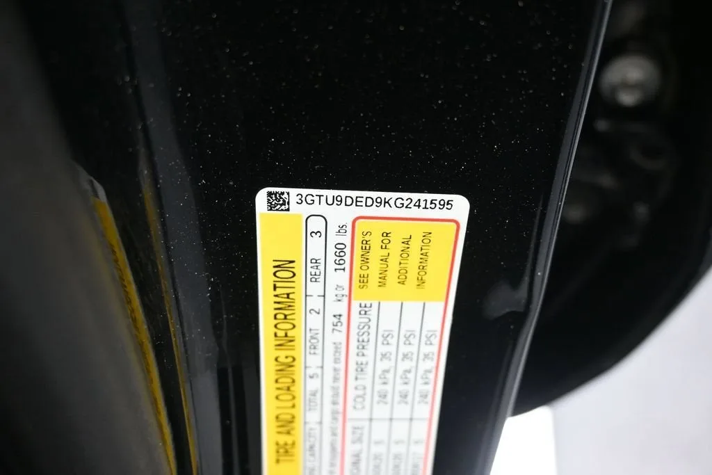 2019 GMC Sierra 1500 SLT photo 9