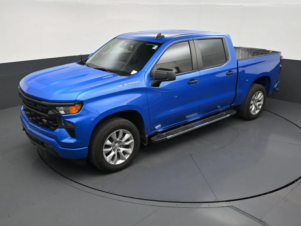 2025 Chevrolet Silverado 1500 Custom photo 12