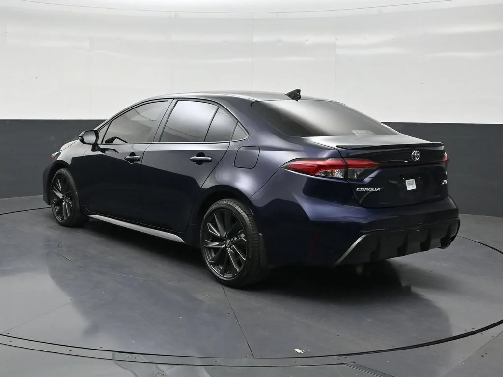 2025 Toyota Corolla XSE photo 3