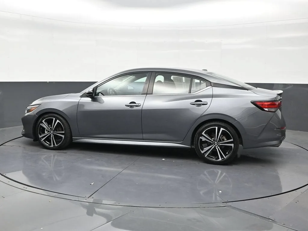 2022 Nissan Sentra SR Xtronic CVT photo 2