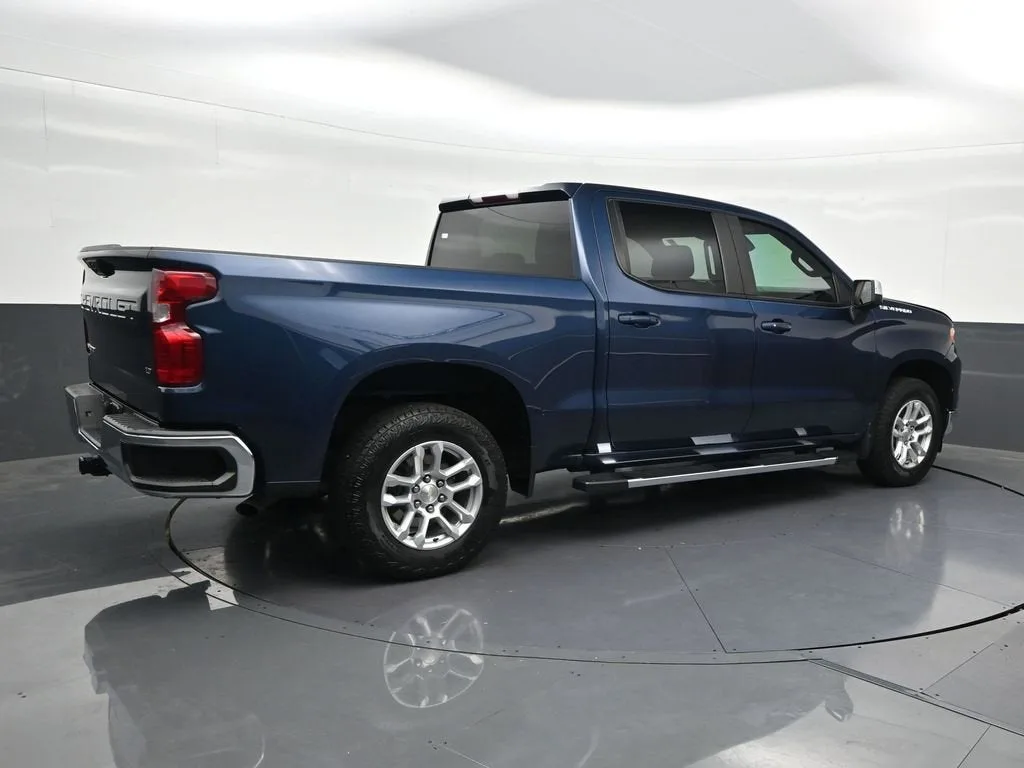 2023 Chevrolet Silverado 1500 LT photo 5