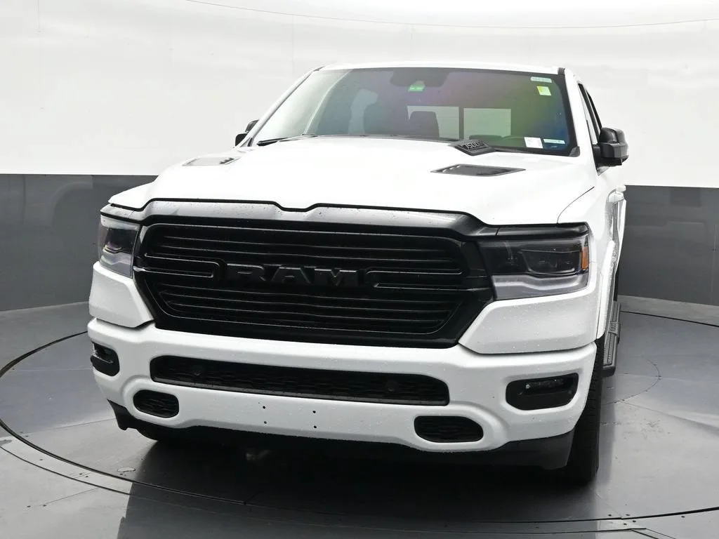 2022 RAM 1500 Laramie Crew Cab 4x2 5'7" Box photo 9