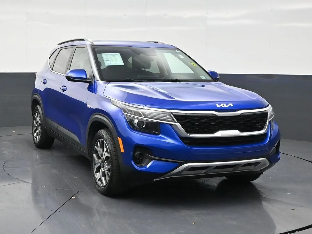 2023 Kia Seltos EX photo 7