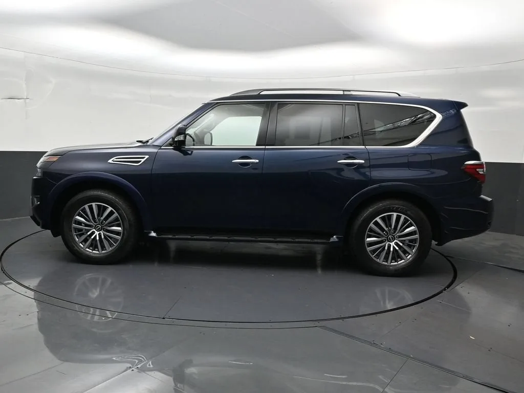2023 Nissan Armada SL 2WD photo 2