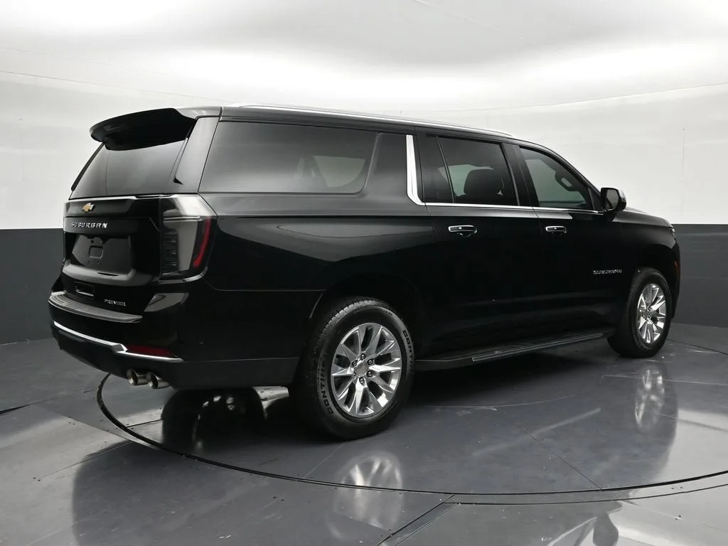 2026 Chevrolet Suburban Premier photo 5