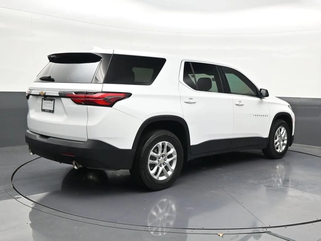 2023 Chevrolet Traverse LS photo 5