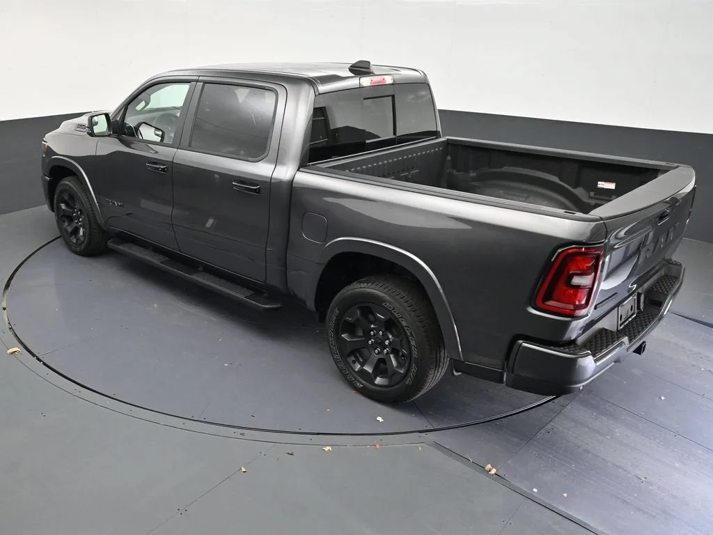2025 RAM 1500 Big Horn Crew Cab 4x2 5'7" Box photo 11