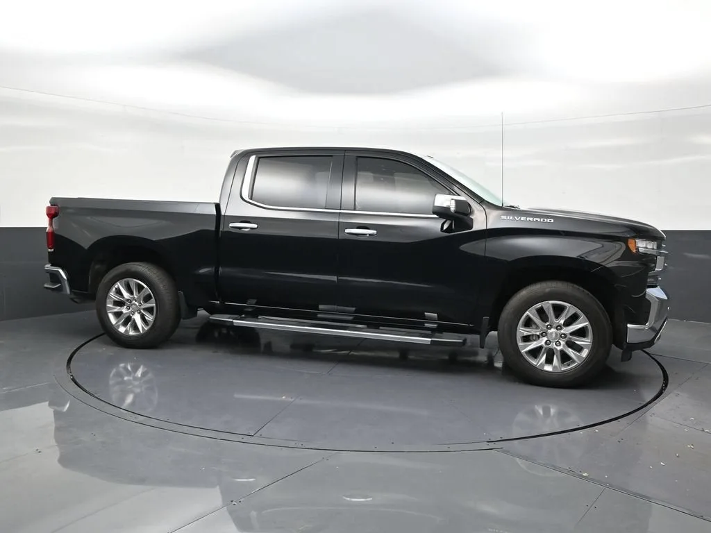 2022 Chevrolet Silverado 1500 LTZ photo 3