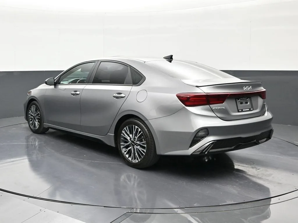 2023 Kia Forte GT-Line photo 3