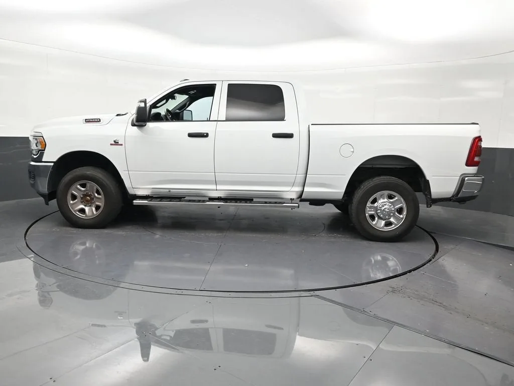 2024 RAM 2500 Tradesman Crew Cab 4x4 6'4" Box photo 2