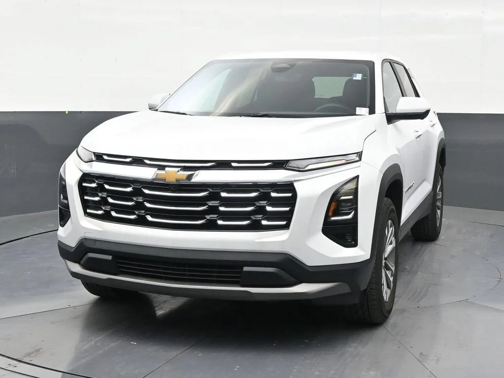 2025 Chevrolet Equinox LT photo 8