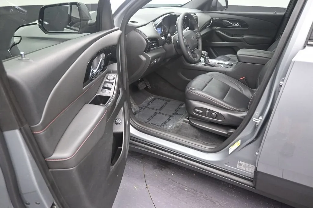 2023 Chevrolet Traverse RS photo 11