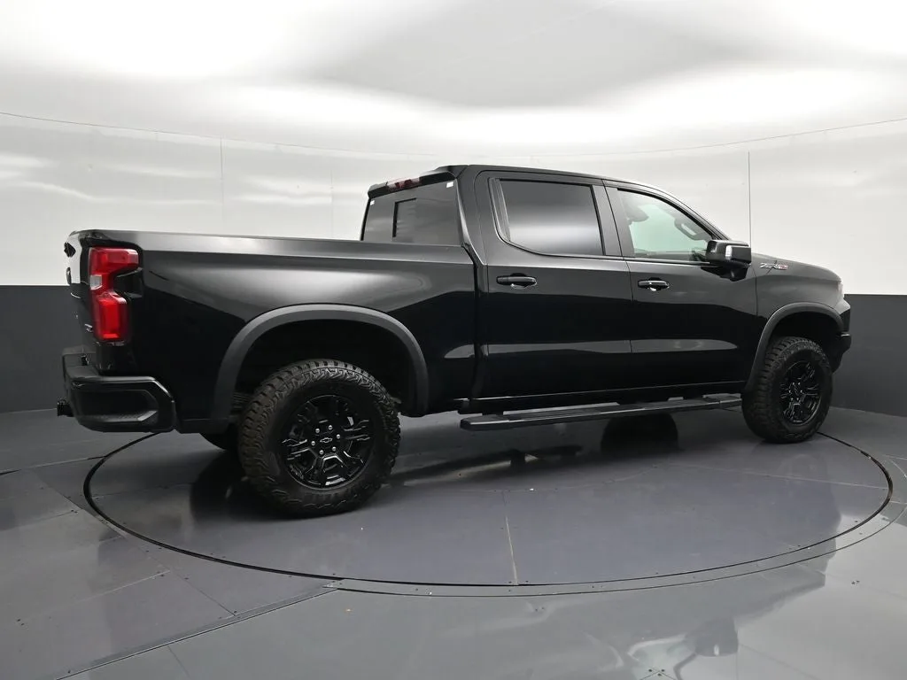 2026 Chevrolet Silverado 1500 ZR2 photo 3