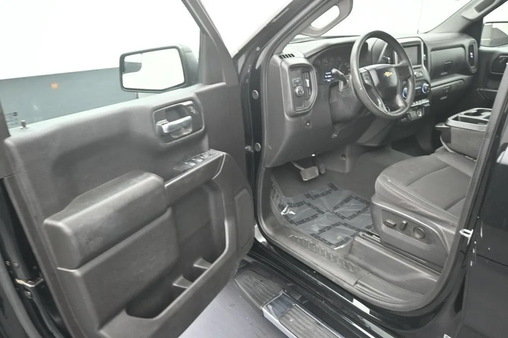 2024 Chevrolet Silverado 1500 Custom photo 10
