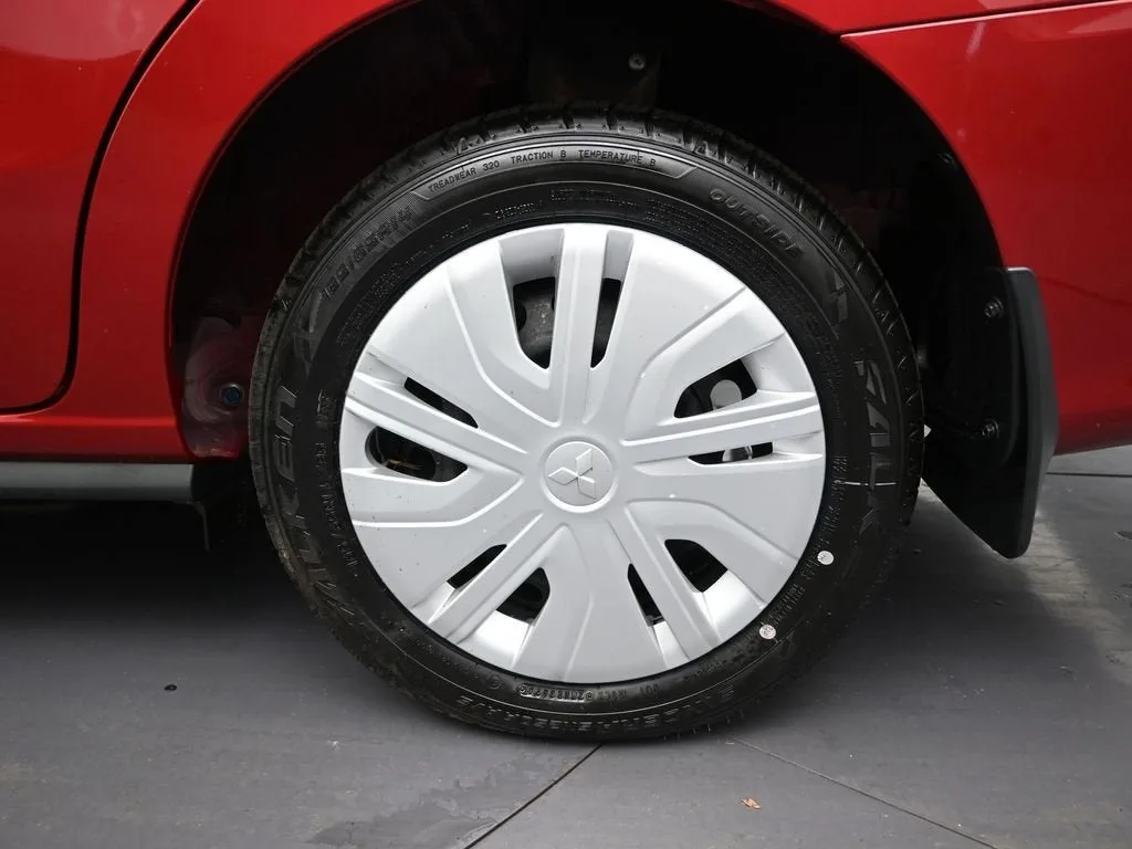 2024 Mitsubishi Mirage G4 ES photo 9