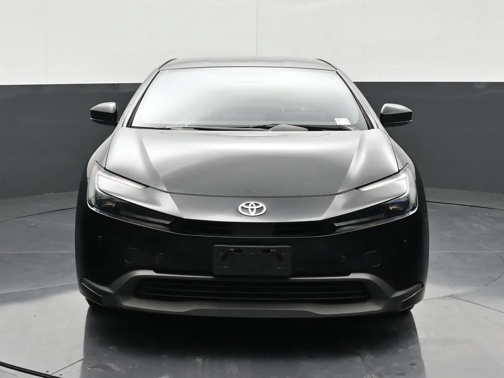 2024 Toyota Prius LE photo 8