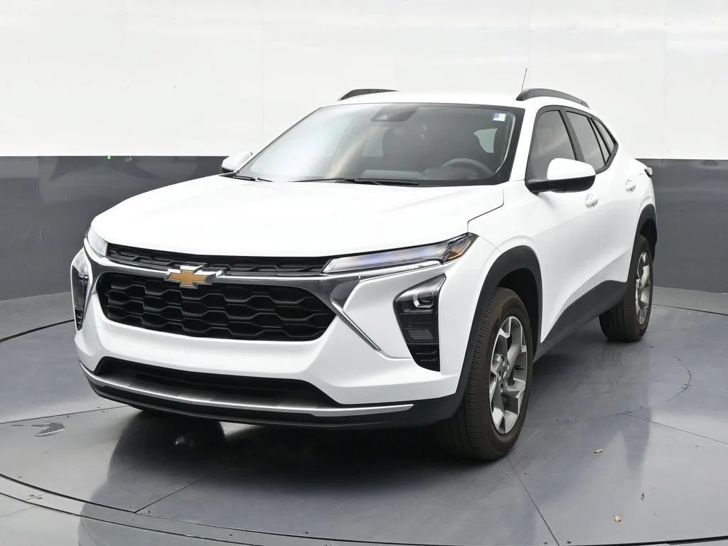 2026 Chevrolet Trax LT photo 8