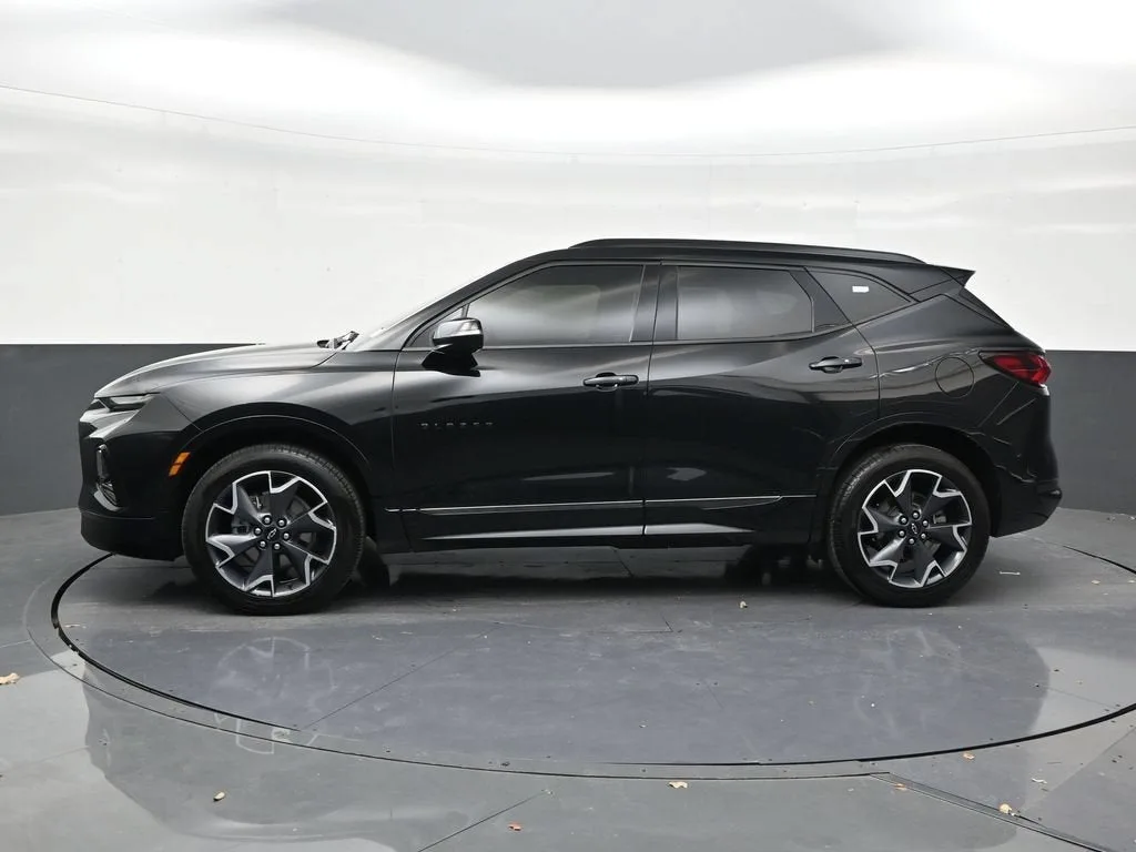 2022 Chevrolet Blazer RS photo 2