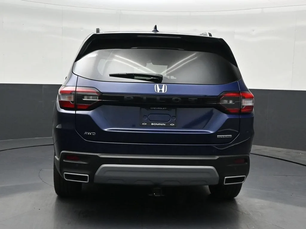 2025 Honda Pilot Touring photo 4
