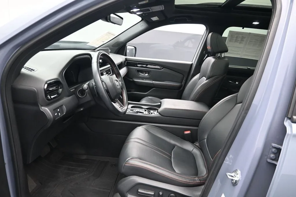 2023 Honda Pilot TrailSport photo 11
