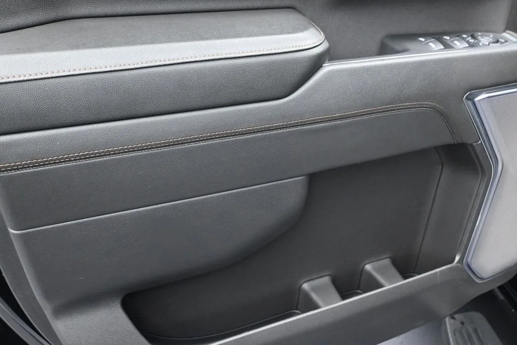 2024 Chevrolet Silverado 2500 HD High Country photo 10