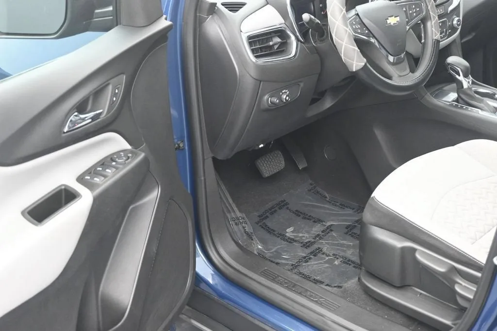 2024 Chevrolet Equinox LS photo 10