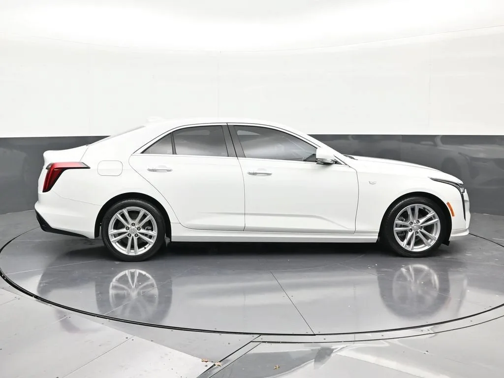 2023 Cadillac CT4 Luxury photo 6