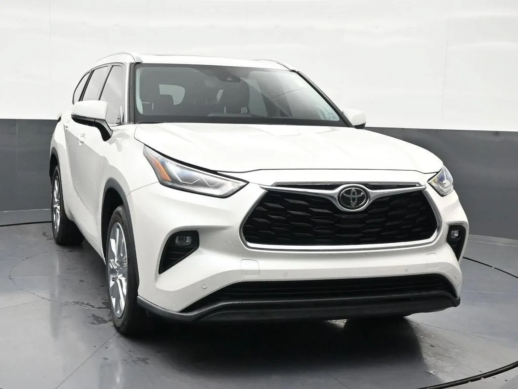 2021 Toyota Highlander Limited photo 8