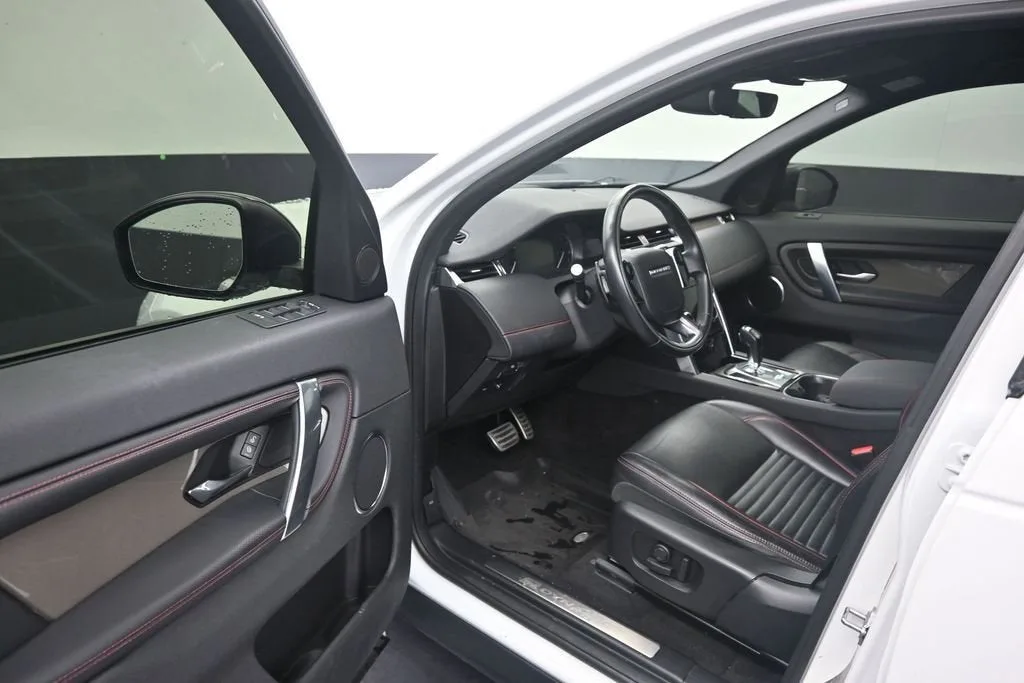 2020 Land Rover Discovery Sport R-Dynamic S photo 10