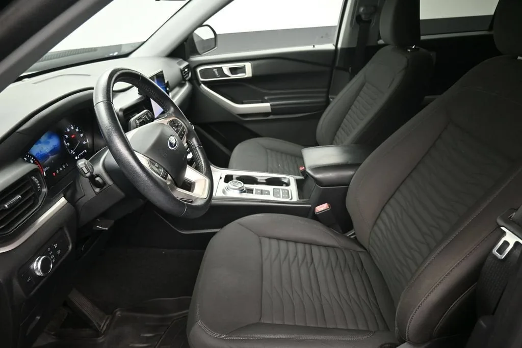 2021 Ford Explorer XLT photo 12