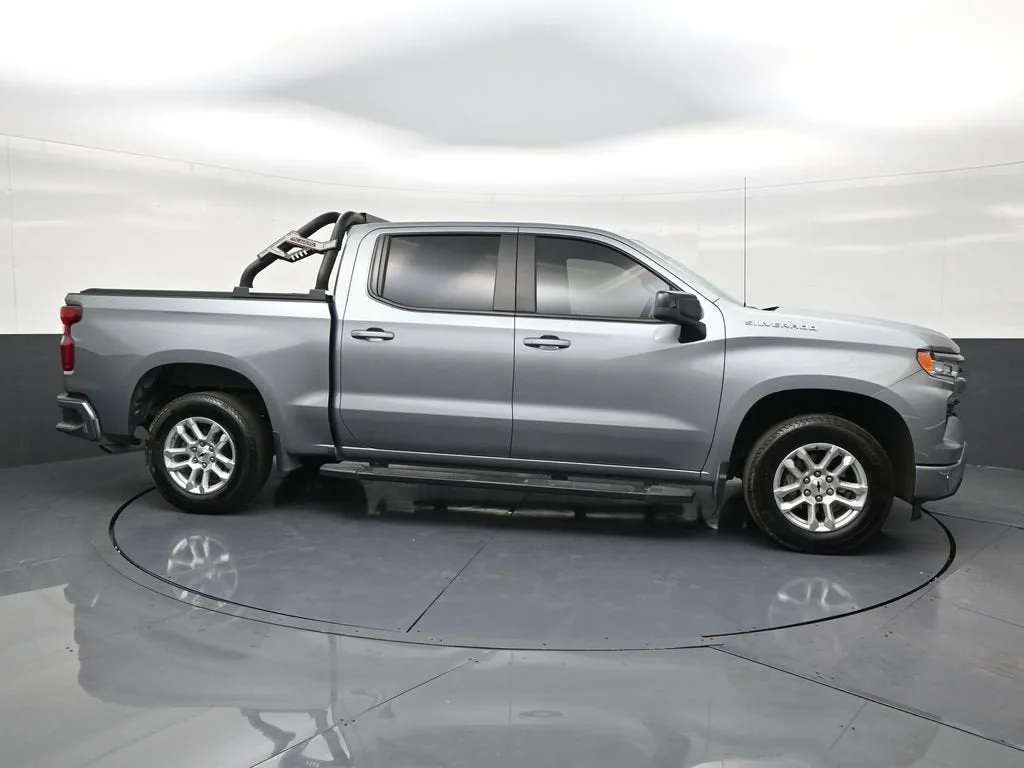 2025 Chevrolet Silverado 1500 RST photo 6