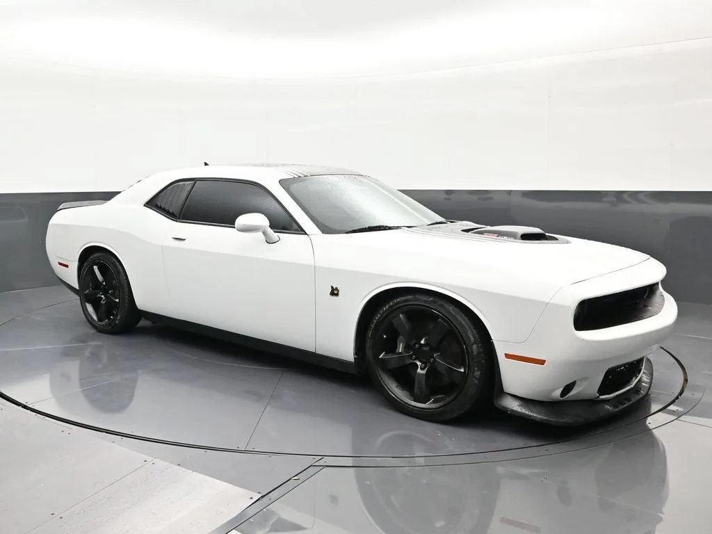 2016 Dodge Challenger 392 Hemi Scat Pack Shaker photo 7