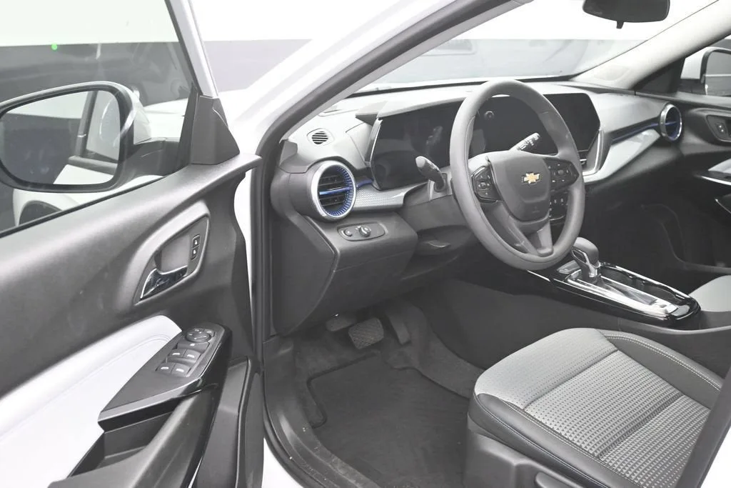 2026 Chevrolet Trax LT photo 11