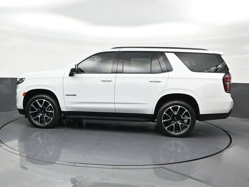 2024 Chevrolet Tahoe RST photo 2