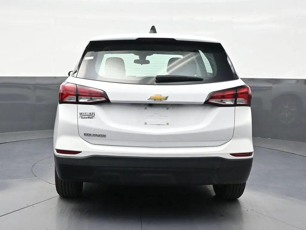 2024 Chevrolet Equinox LS photo 4