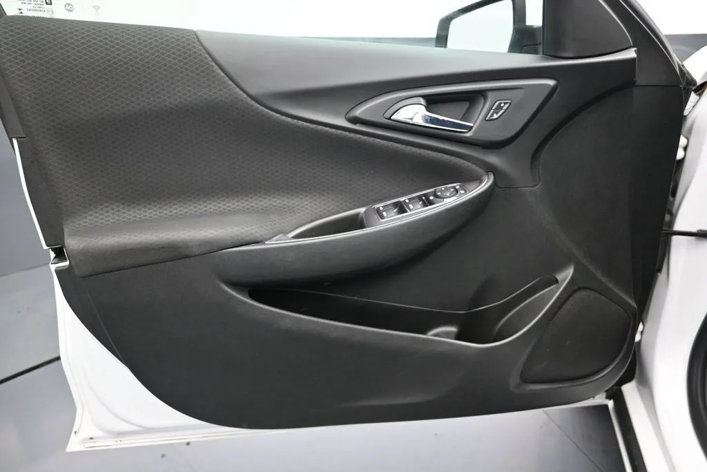 2020 Chevrolet Malibu LT photo 11