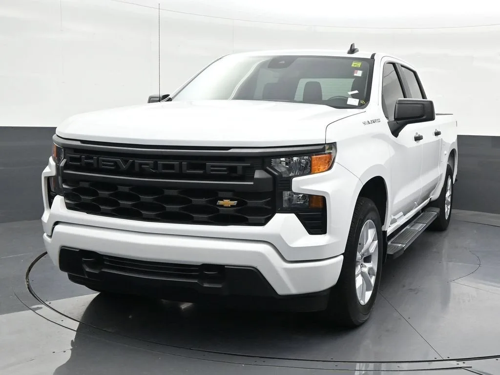 2024 Chevrolet Silverado 1500 Custom photo 9