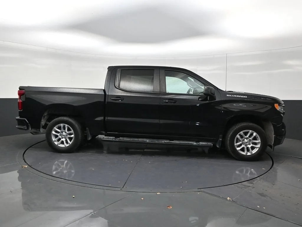 2023 Chevrolet Silverado 1500 RST photo 6