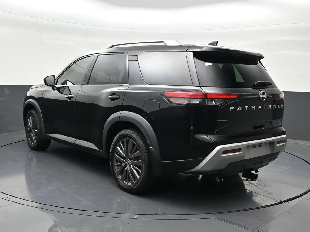2022 Nissan Pathfinder SL 2WD photo 3