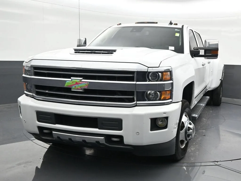 2019 Chevrolet Silverado 3500 HD High Country photo 9