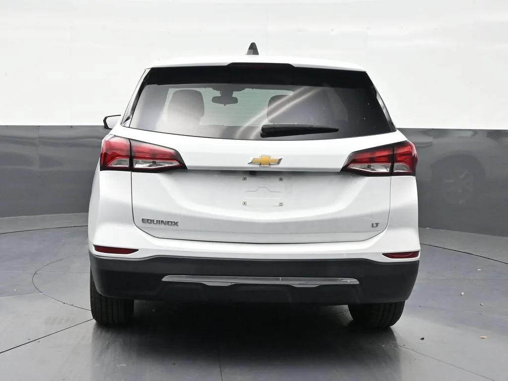 2023 Chevrolet Equinox LT photo 4