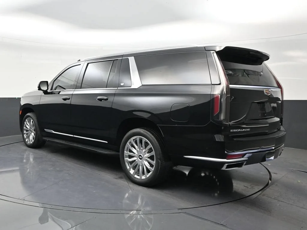 2023 Cadillac Escalade ESV 4WD Premium Luxury photo 3