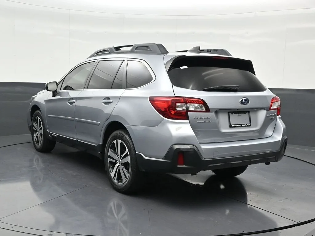 2019 Subaru Outback Limited photo 3