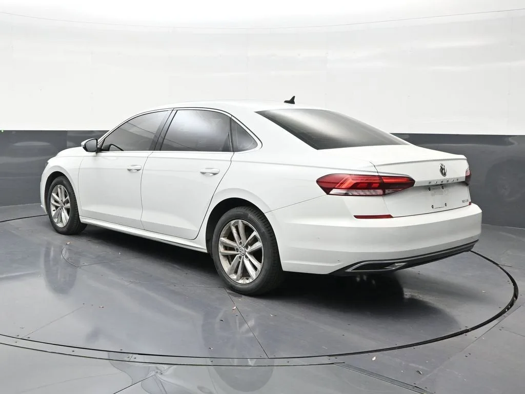 2020 Volkswagen Passat 2.0T SE photo 3