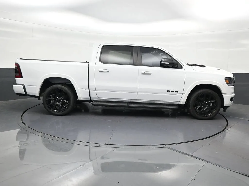 2022 RAM 1500 Laramie Crew Cab 4x2 5'7" Box photo 7