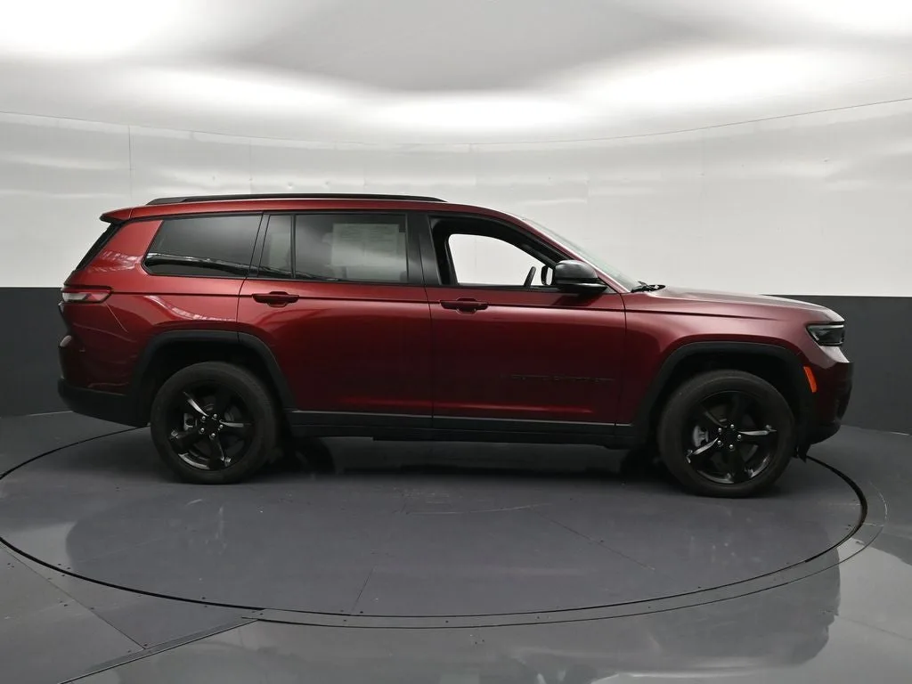 2023 Jeep Grand Cherokee L Altitude photo 4