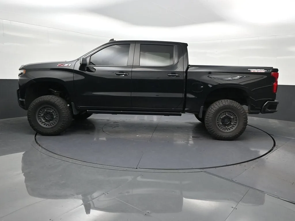 2019 Chevrolet Silverado 1500 LT Trail Boss photo 2
