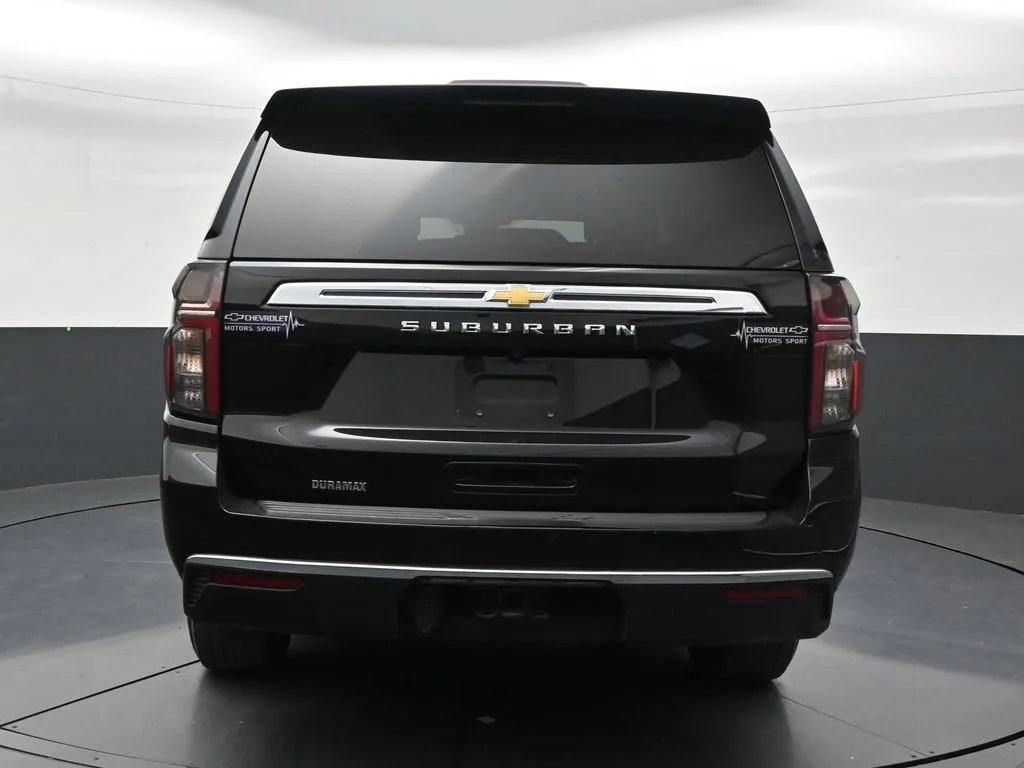 2024 Chevrolet Suburban LS photo 4