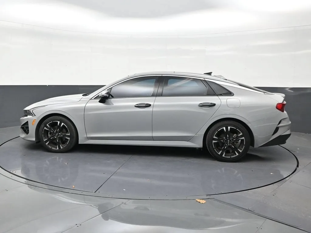 2024 Kia K5 GT-Line photo 2
