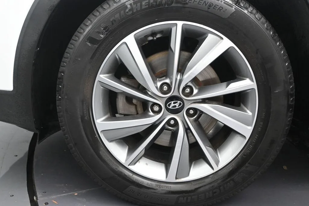 2020 Hyundai Santa Fe Limited photo 11